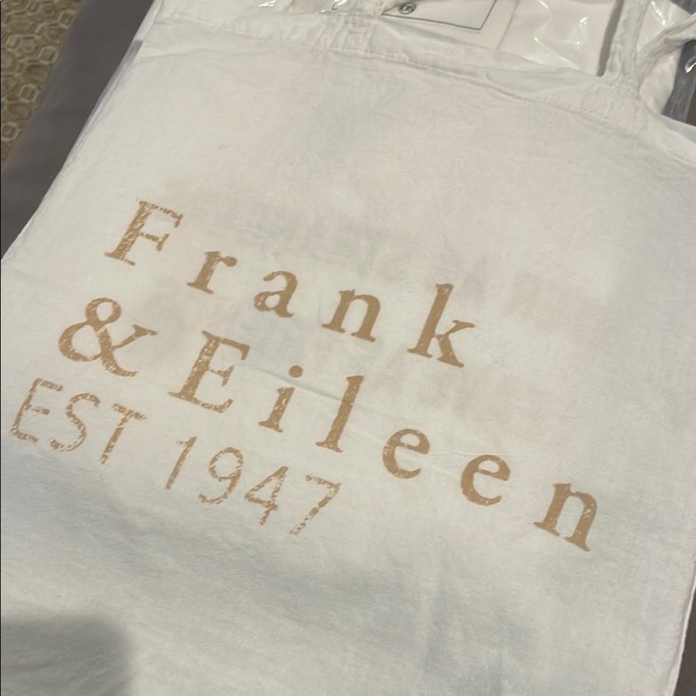 Frank & Eileen White Casual Button Down Shirt - Picture 2 of 6